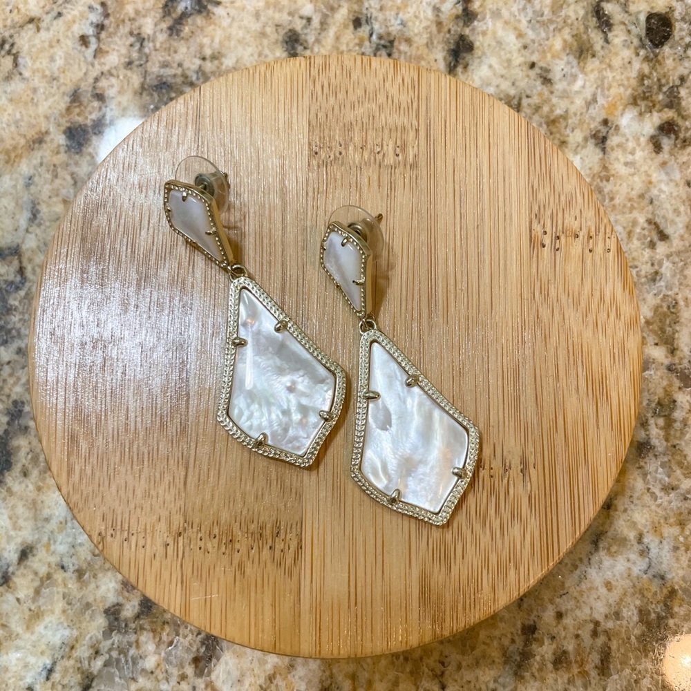 Kendra Scott Ivory Mother of Pearl Alexa Earrings